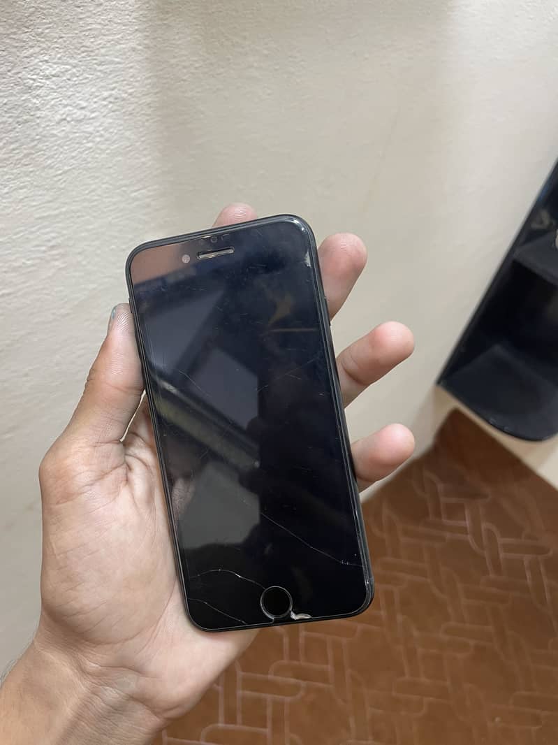 iPhone se3 6
