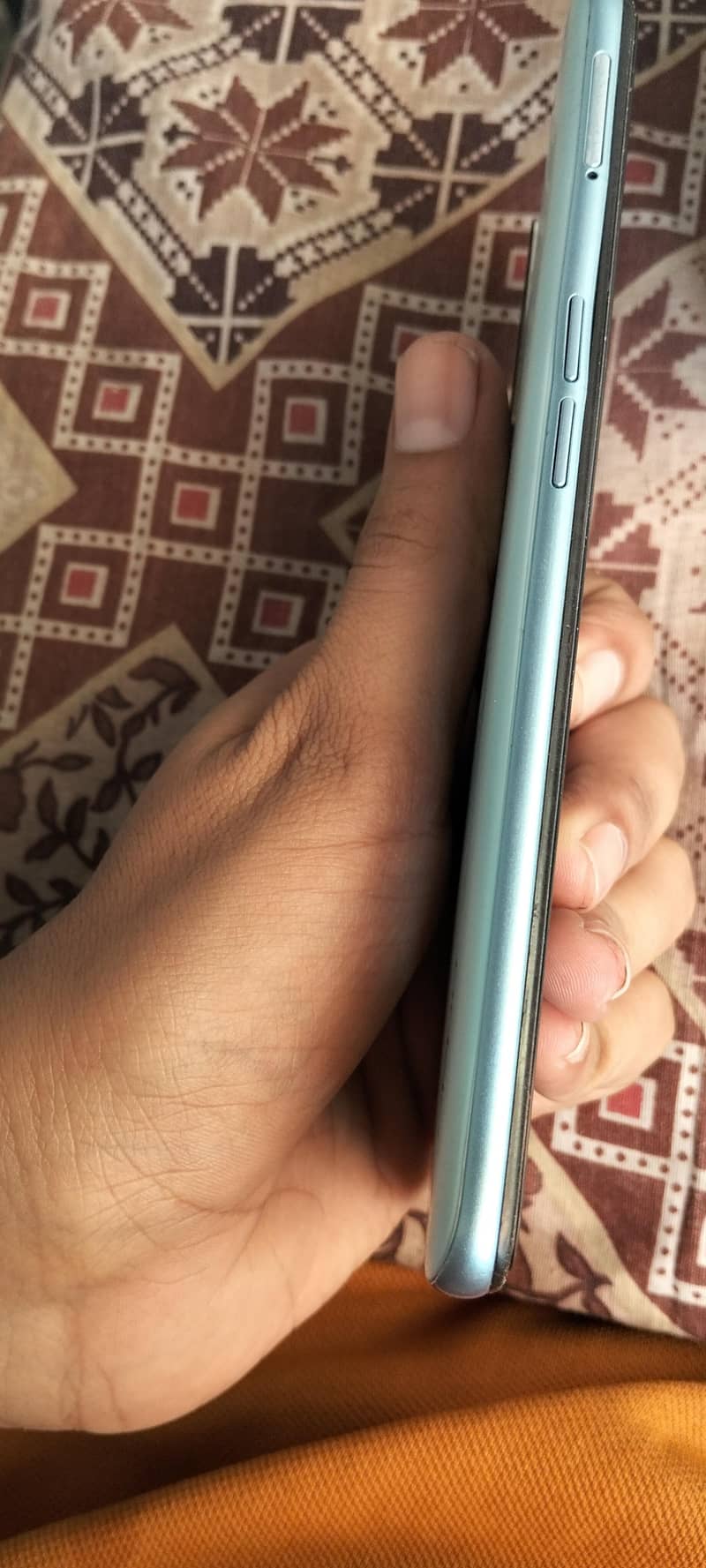 OPPO A76 1