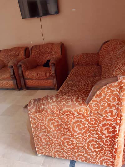 7 Seater sofa set urgent sale