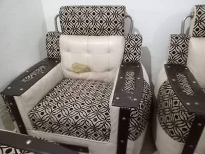 Good condition 10/9 1 seeter 2 seater 3 seater