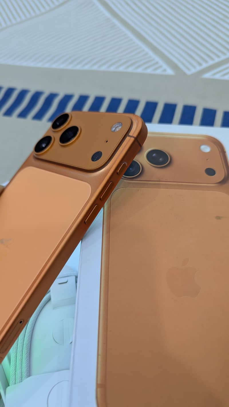 Apple iPhone 17 Pro Max 4