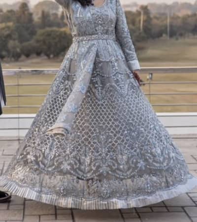 Akbar Aslam maxi