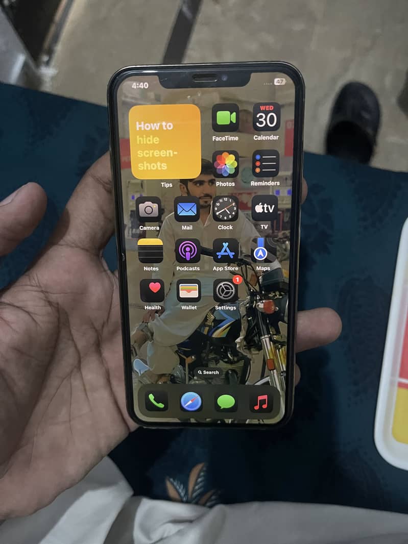 Apple iPhone XS Max 0