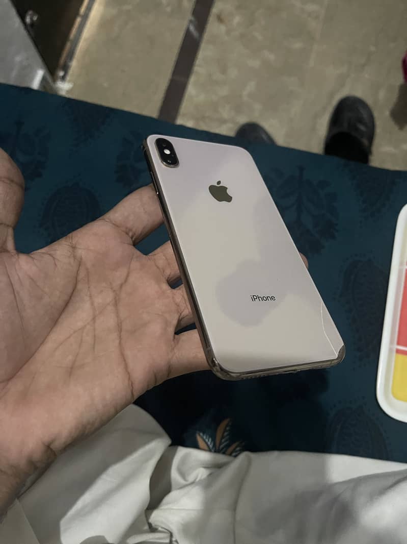 Apple iPhone XS Max 2