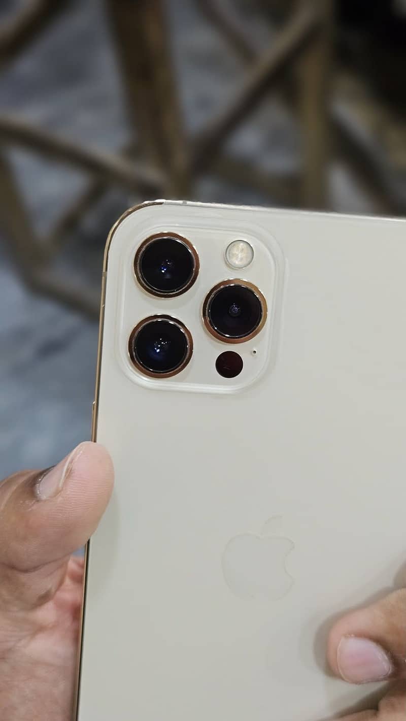 Apple iPhone 12 Pro Max 3
