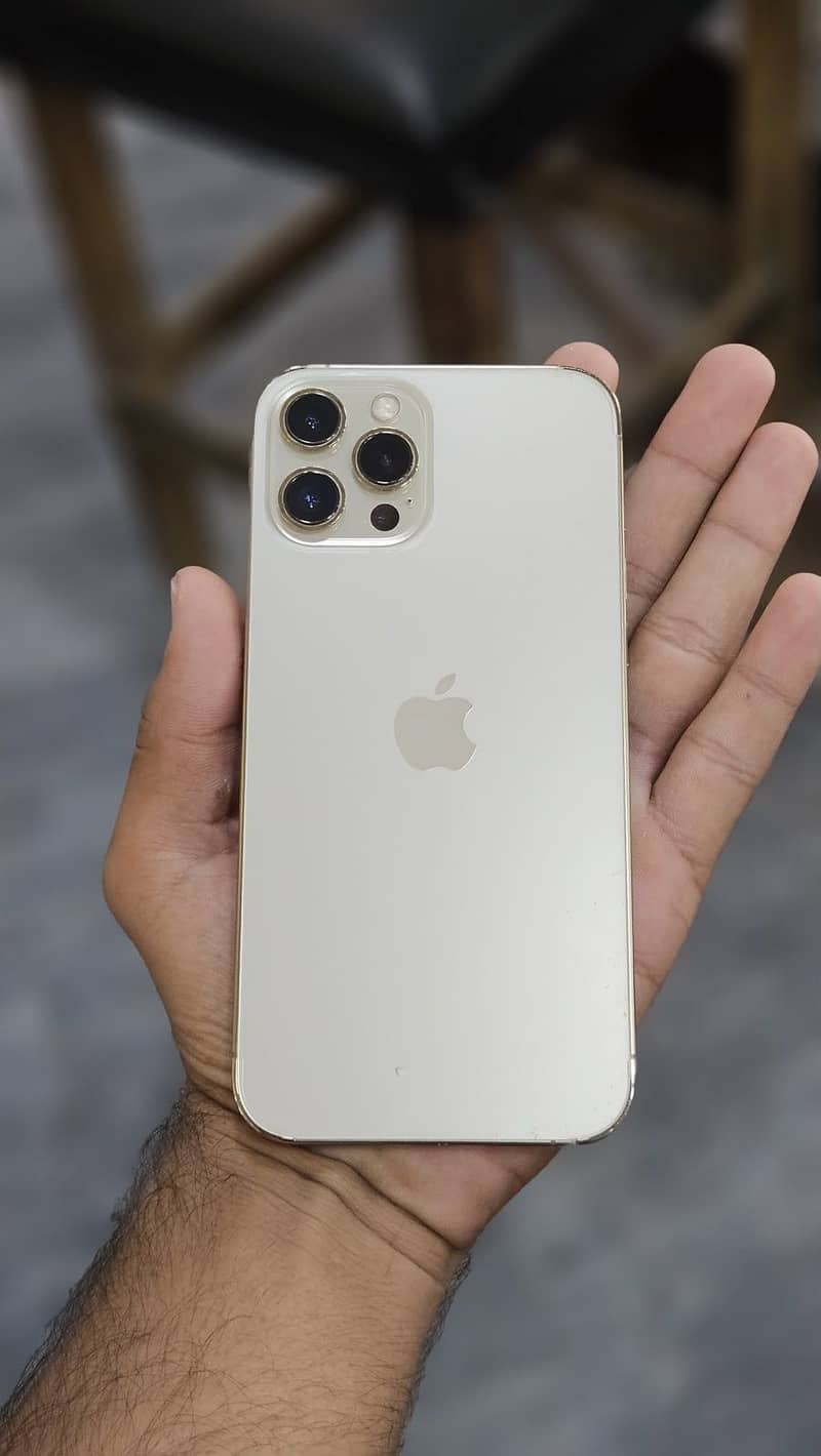 Apple iPhone 12 Pro Max 4