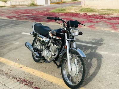 Honda 125 silver edition