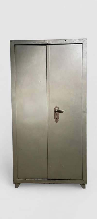 Iron almari 2 door used in good condition