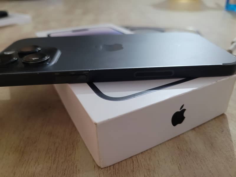 Apple iPhone 14 Pro Max 6