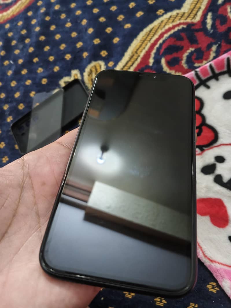 Apple iPhone XR 15