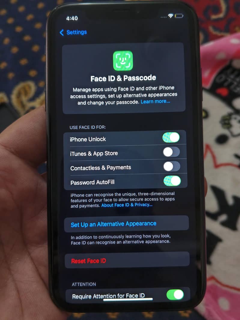 Apple iPhone XR 16
