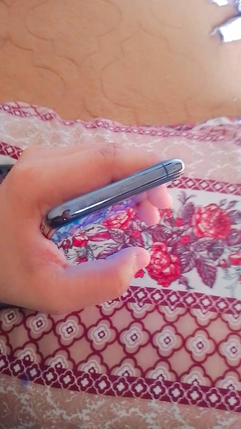 Apple iPhone 11 Pro 3