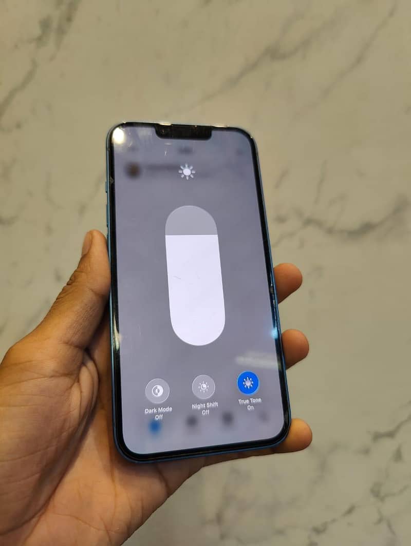Apple iPhone 13 2