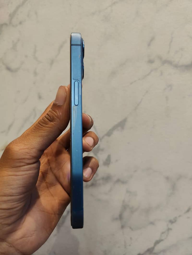 Apple iPhone 13 9