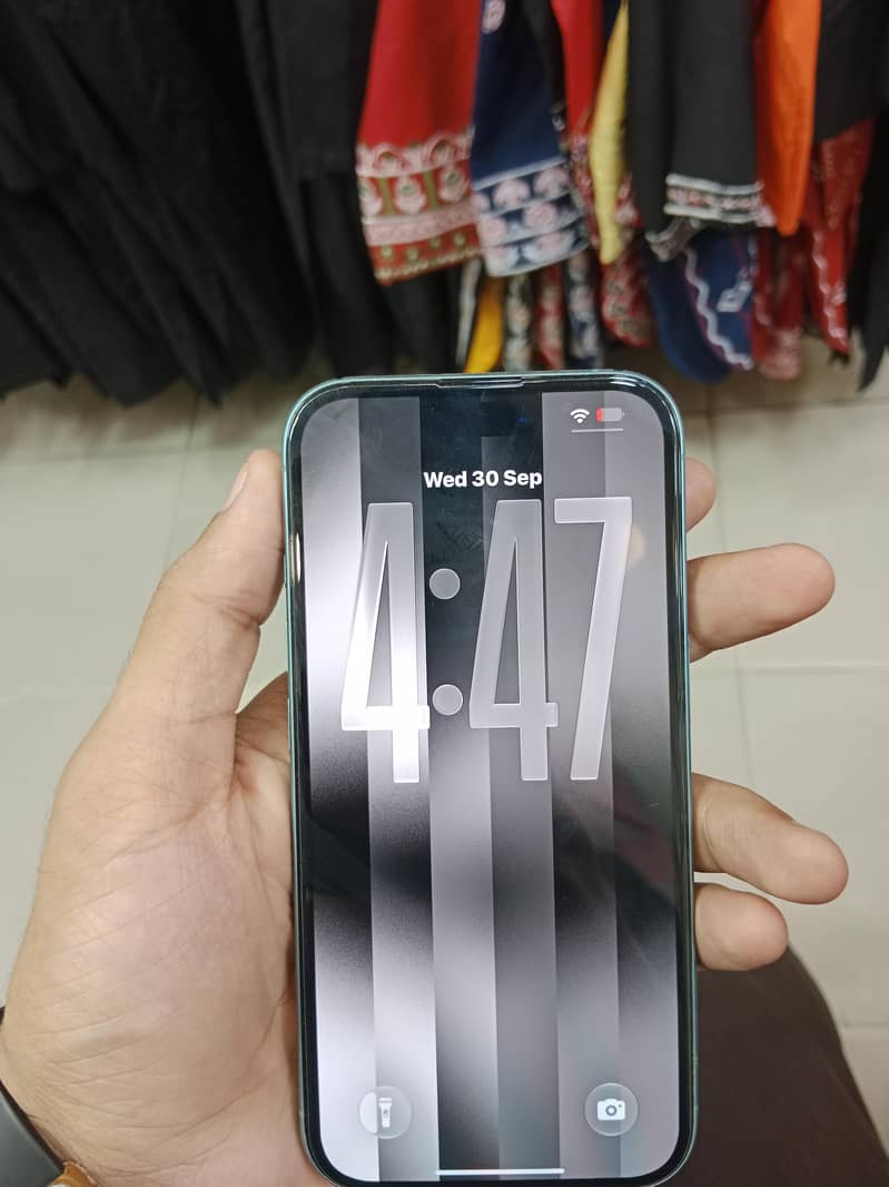 Apple iPhone 16 3