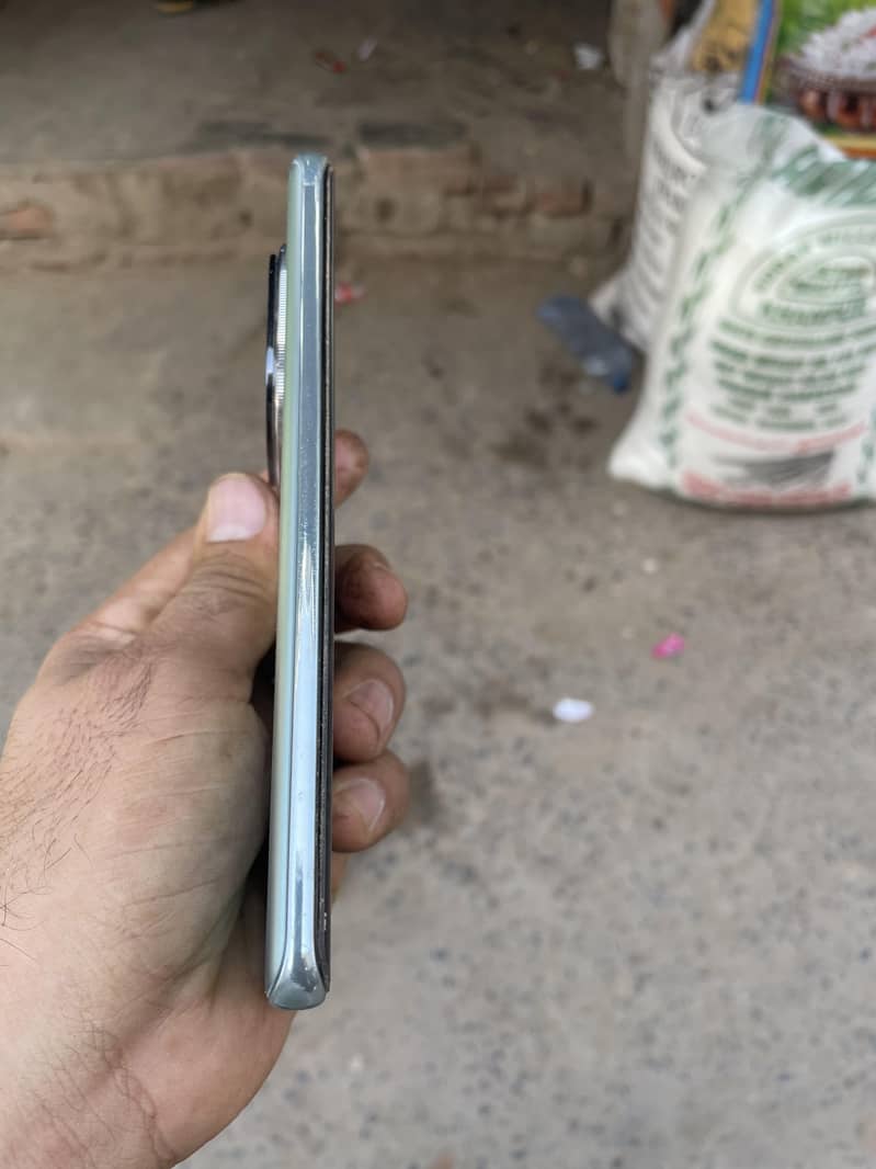 Xiaomi Redmi Note 14 Pro Plus 3