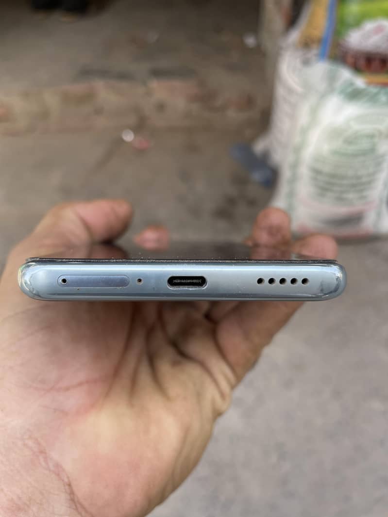 Xiaomi Redmi Note 14 Pro Plus 4