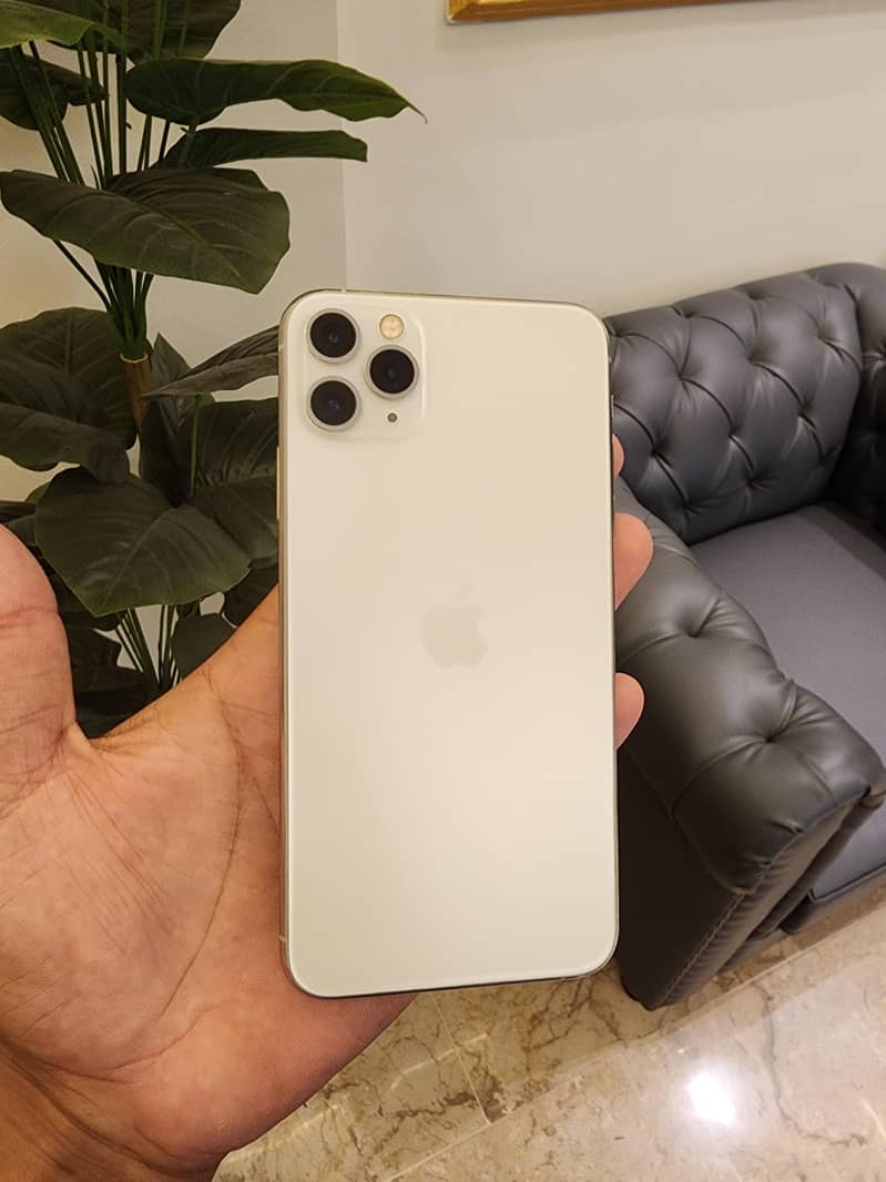 Apple iPhone 11 Pro Max 5