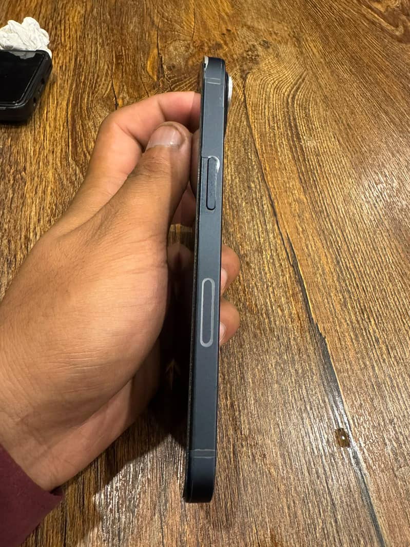 Apple iPhone 13 JV 5