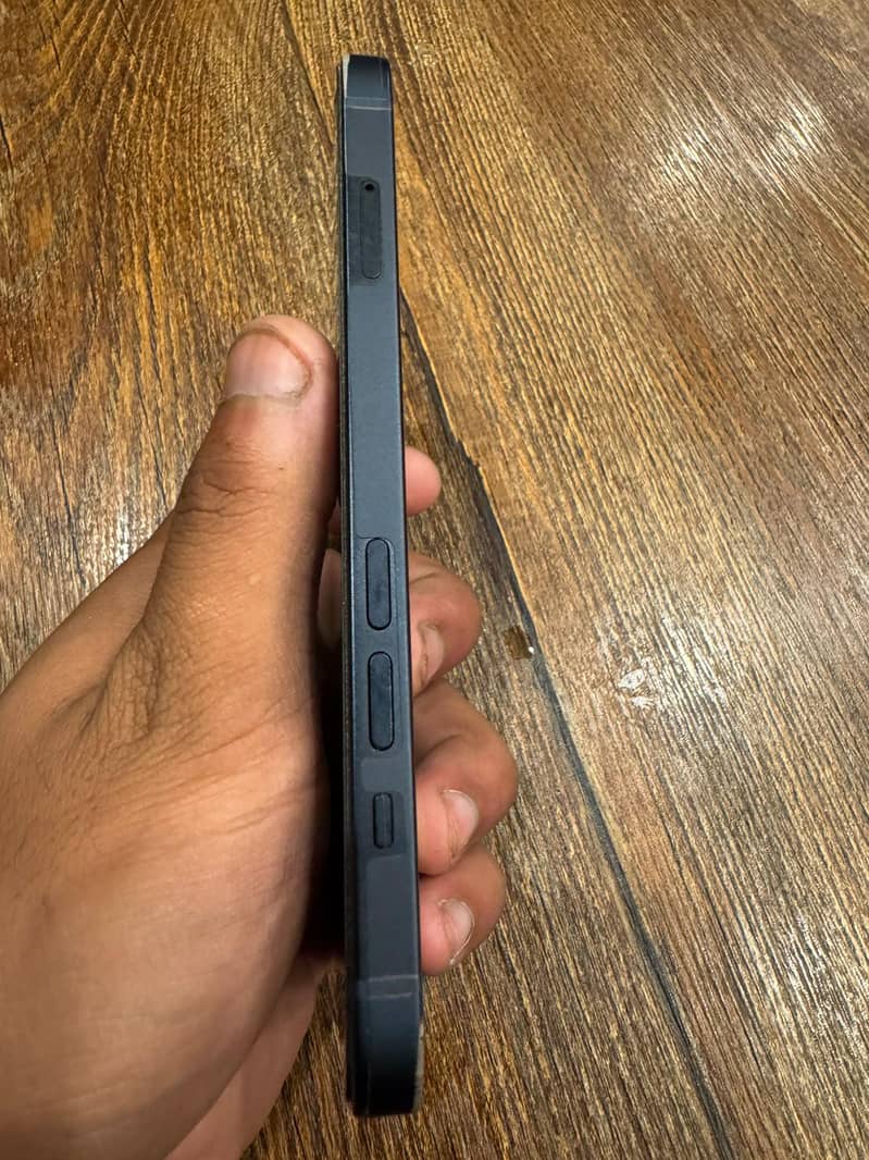 Apple iPhone 13 JV 8