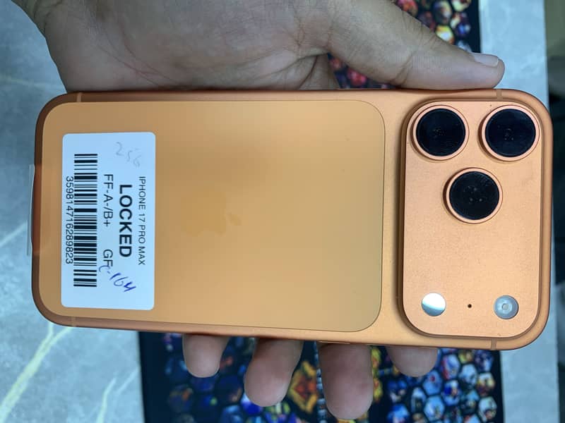 Apple iPhone 17 Pro Max 4