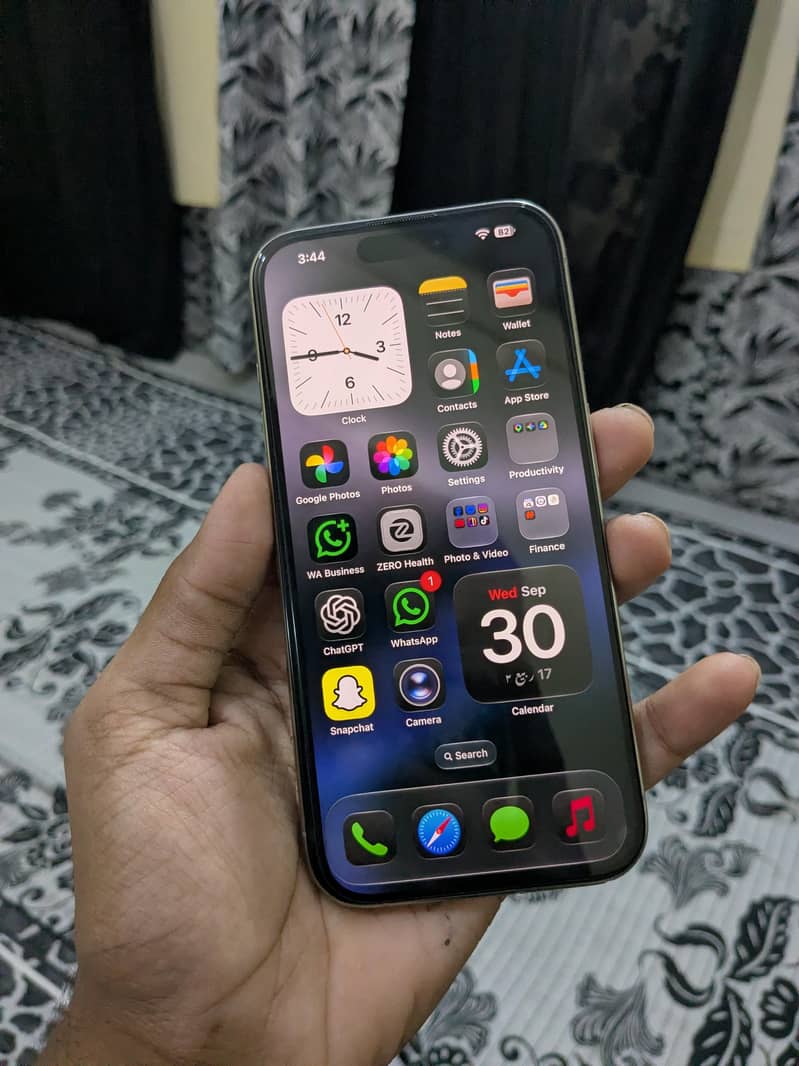 Apple iPhone 15 Pro 3