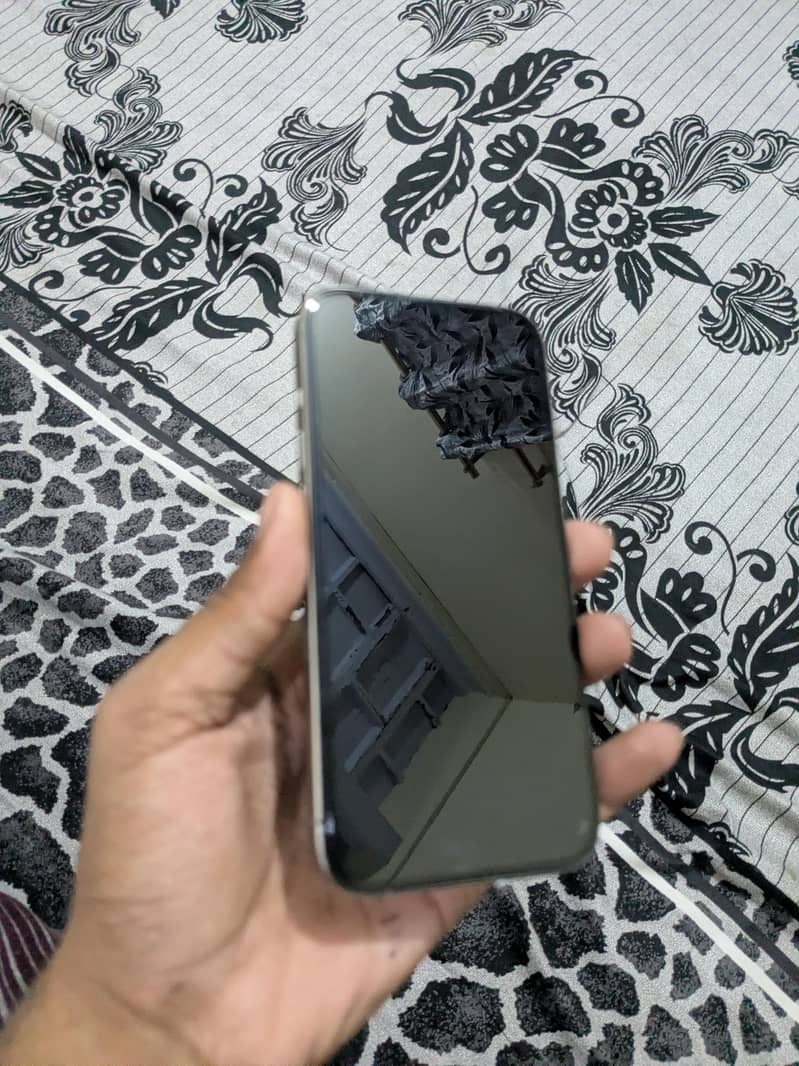 Apple iPhone 15 Pro 6