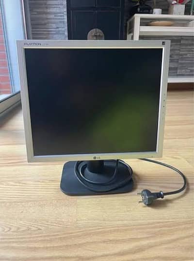 Dell 17 inch Lcd clean condition