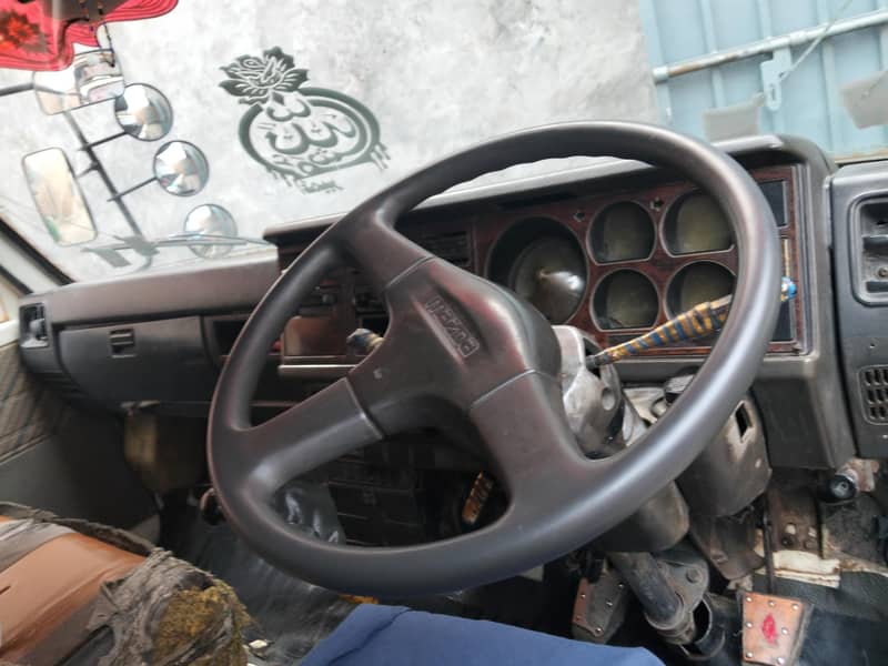 Mazda 3500 10