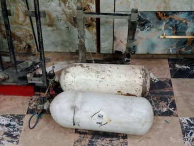 LPG kit and genioun salanders