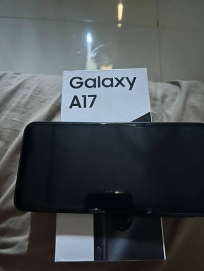 Samsung Galaxy A17 8/256 2 months Used crack on protector