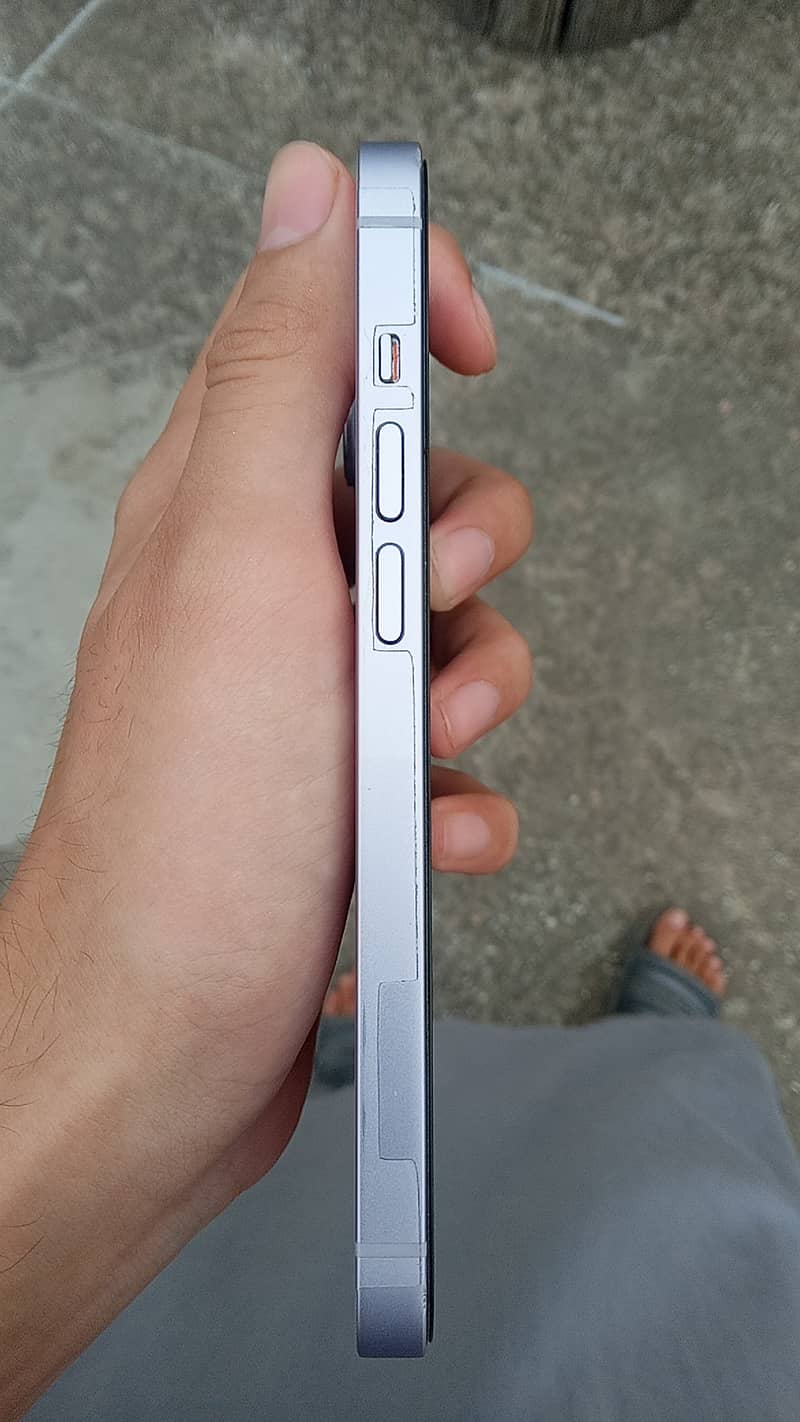 Apple iPhone 14 3