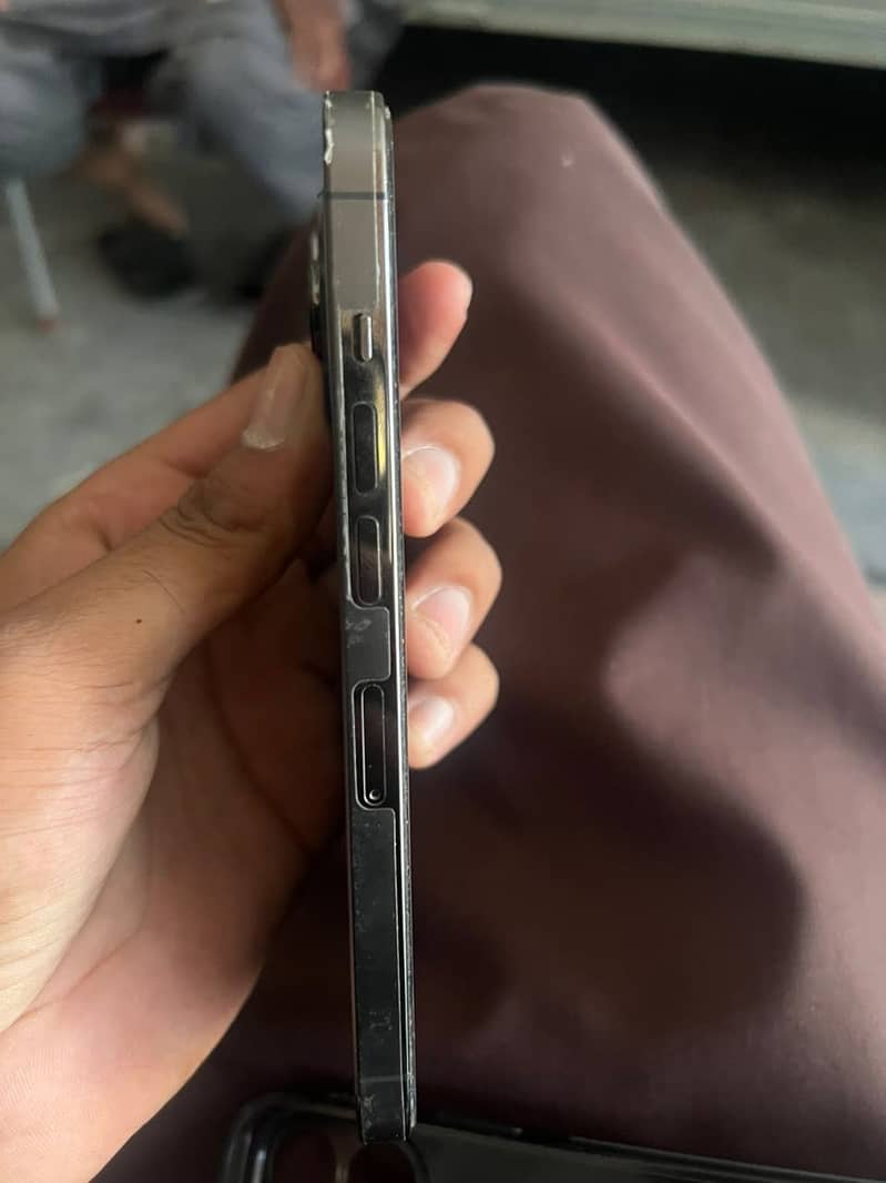 Apple iPhone 13 Pro 1