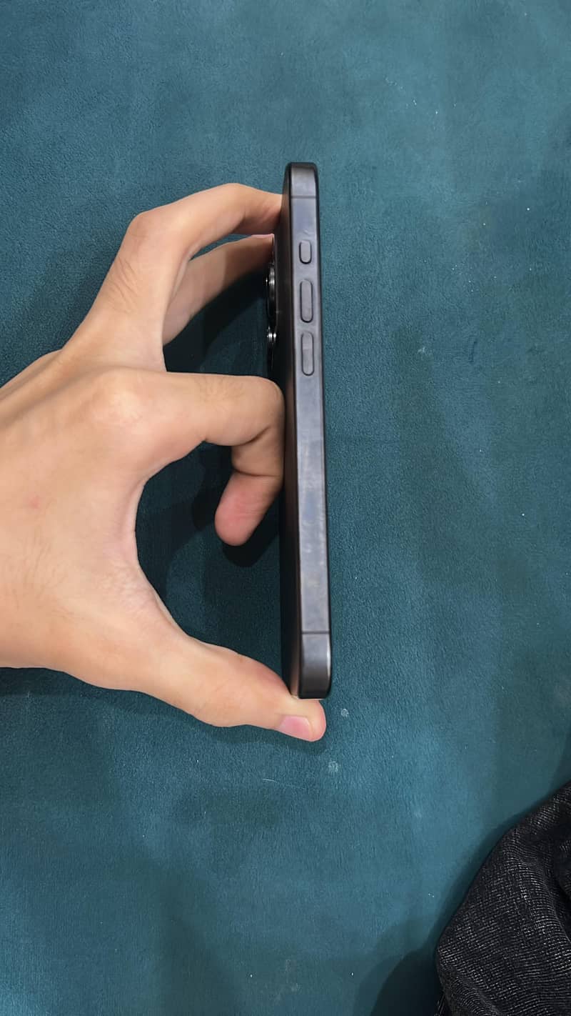 Apple iPhone 15 Pro 1