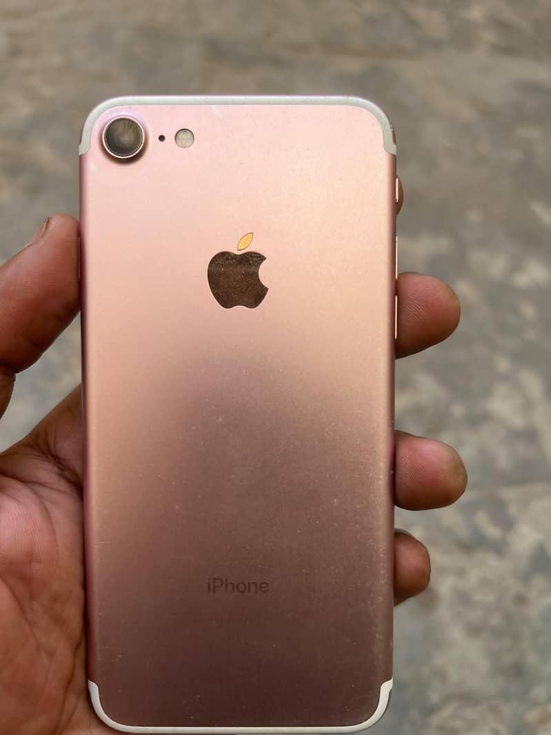 Apple iPhone 7 1