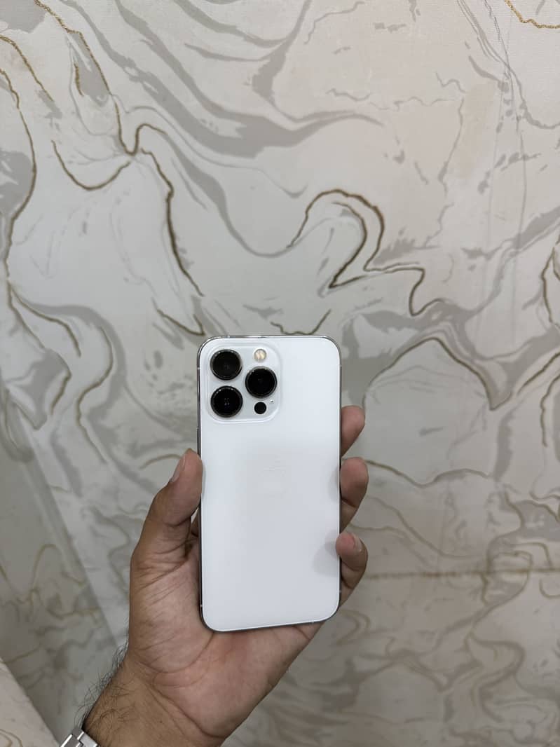 Apple iPhone 13 Pro 2