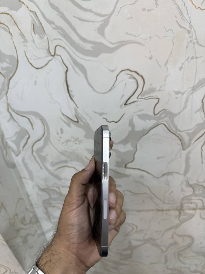 Apple iPhone 13 Pro 3
