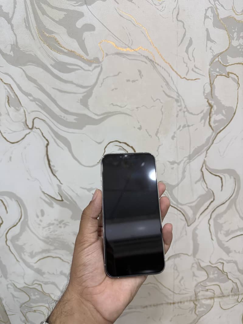 Apple iPhone 13 Pro 4