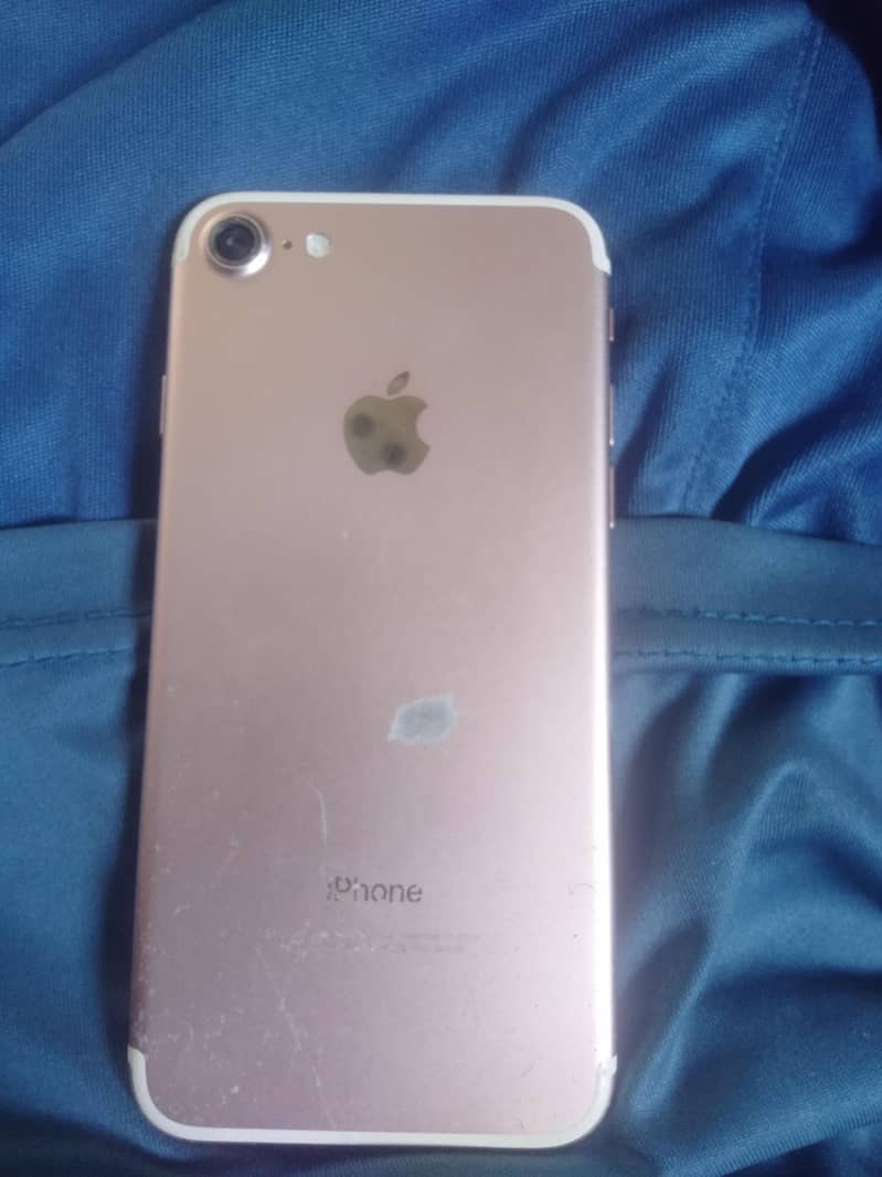 Apple iPhone 7 1