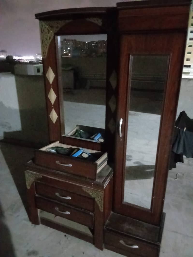 Dressing table 0