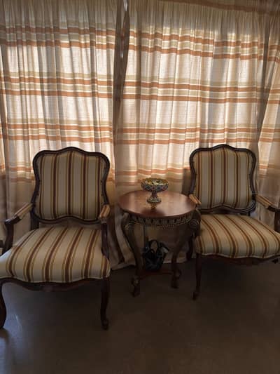 French-Style Chairs with Round Table | 2 Chairs + Table |