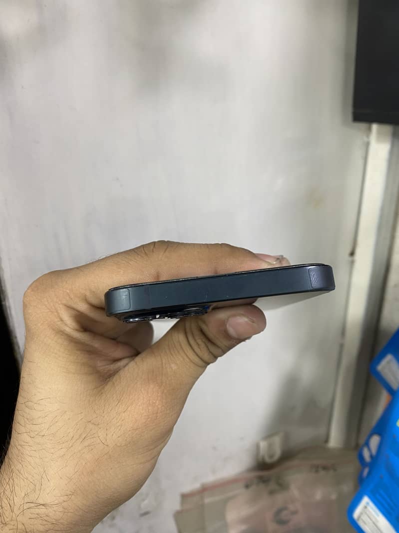 Apple iPhone 13 1