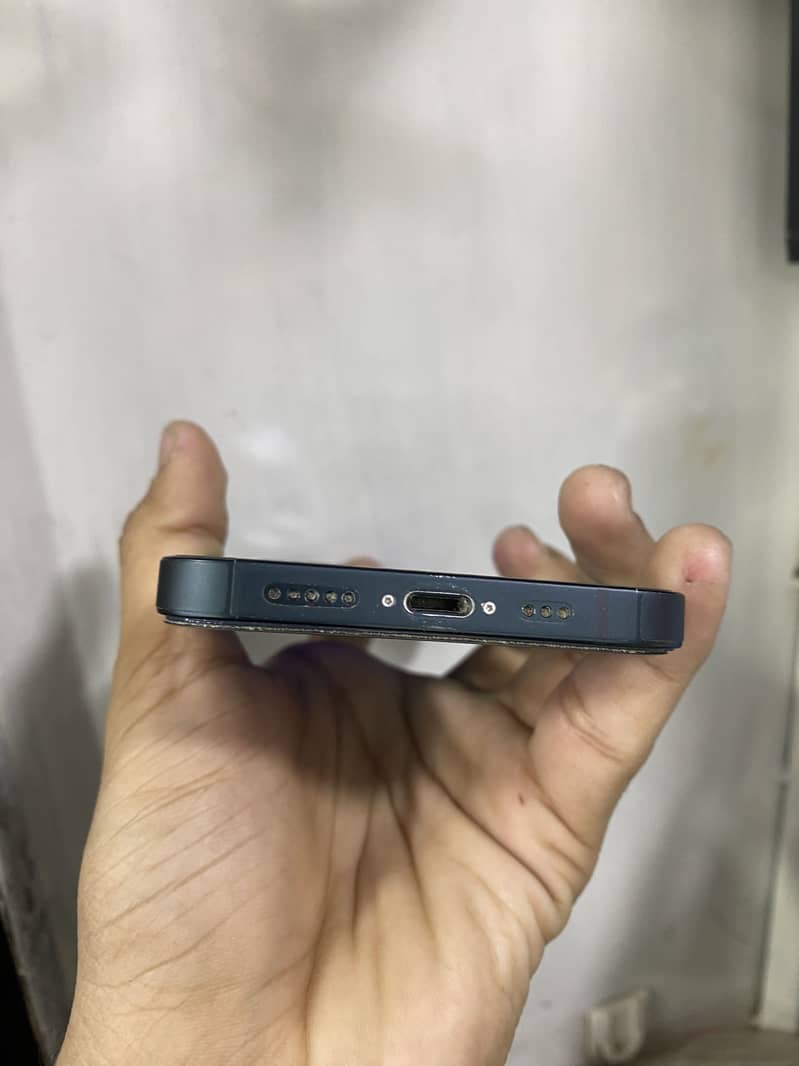 Apple iPhone 13 6