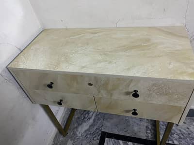 dressing table