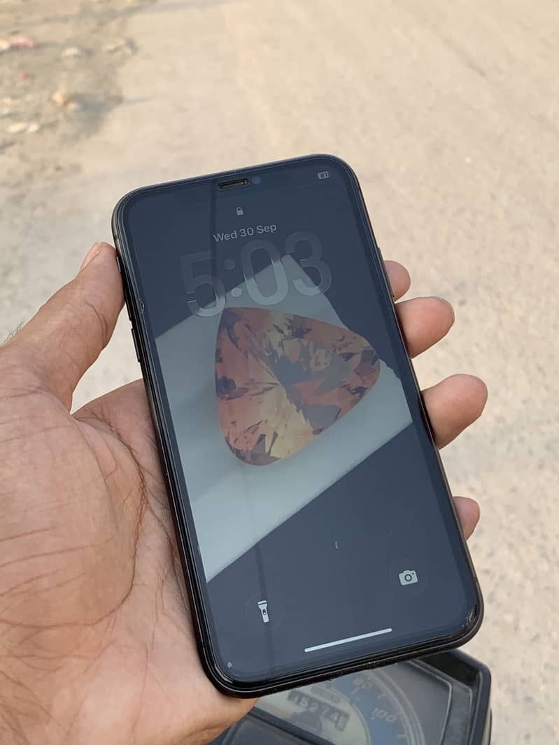 Apple iPhone 11 0