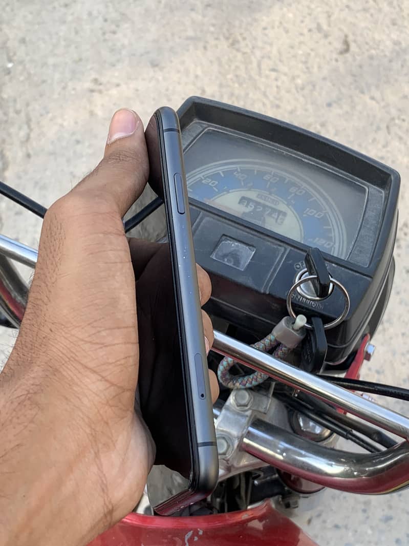 Apple iPhone 11 1