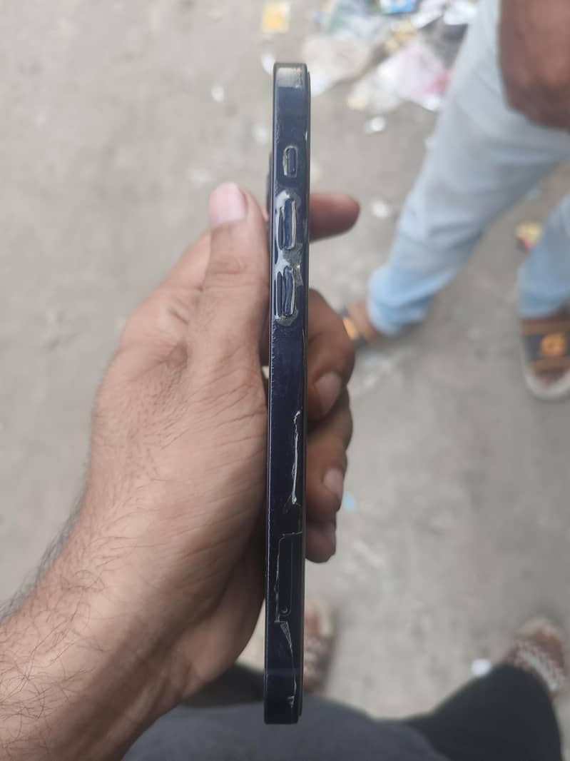 Apple iPhone 12 2