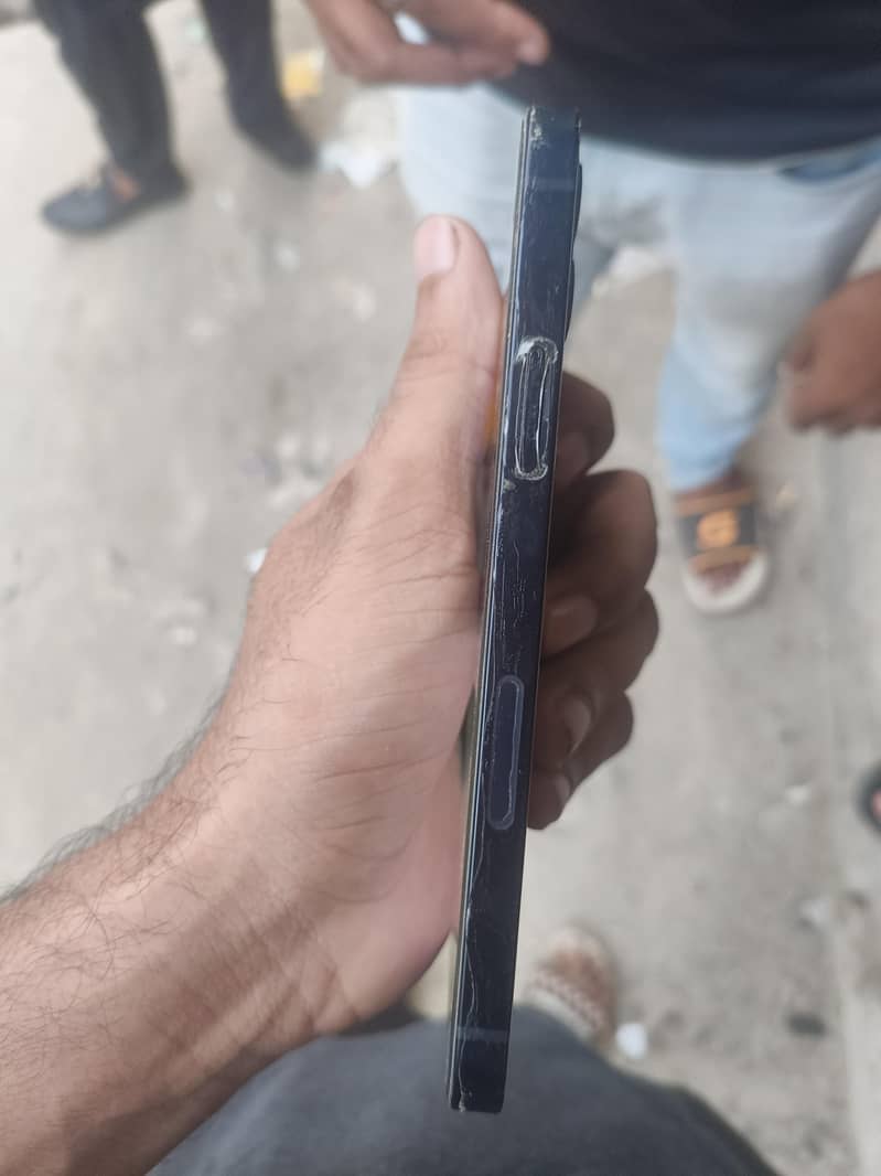 Apple iPhone 12 5