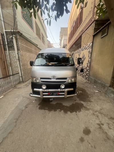 "Toyota Hiace 10/16 - Final 35 Lac - Urgent Sale - Karachi"