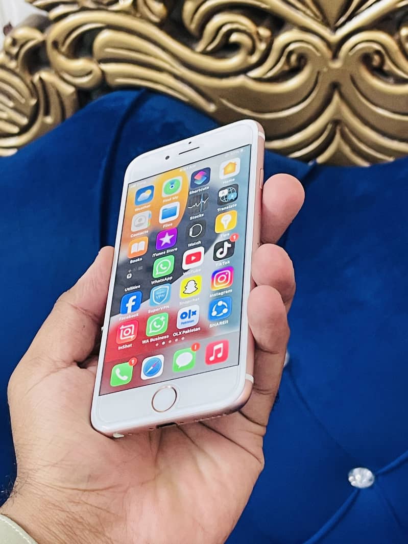 Apple iPhone 6S 3